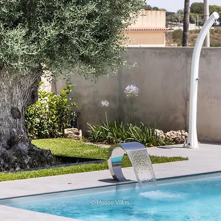 Flaben Luxury Villa
