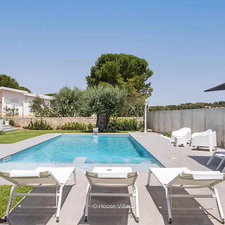 Flaben Luxury Villa *